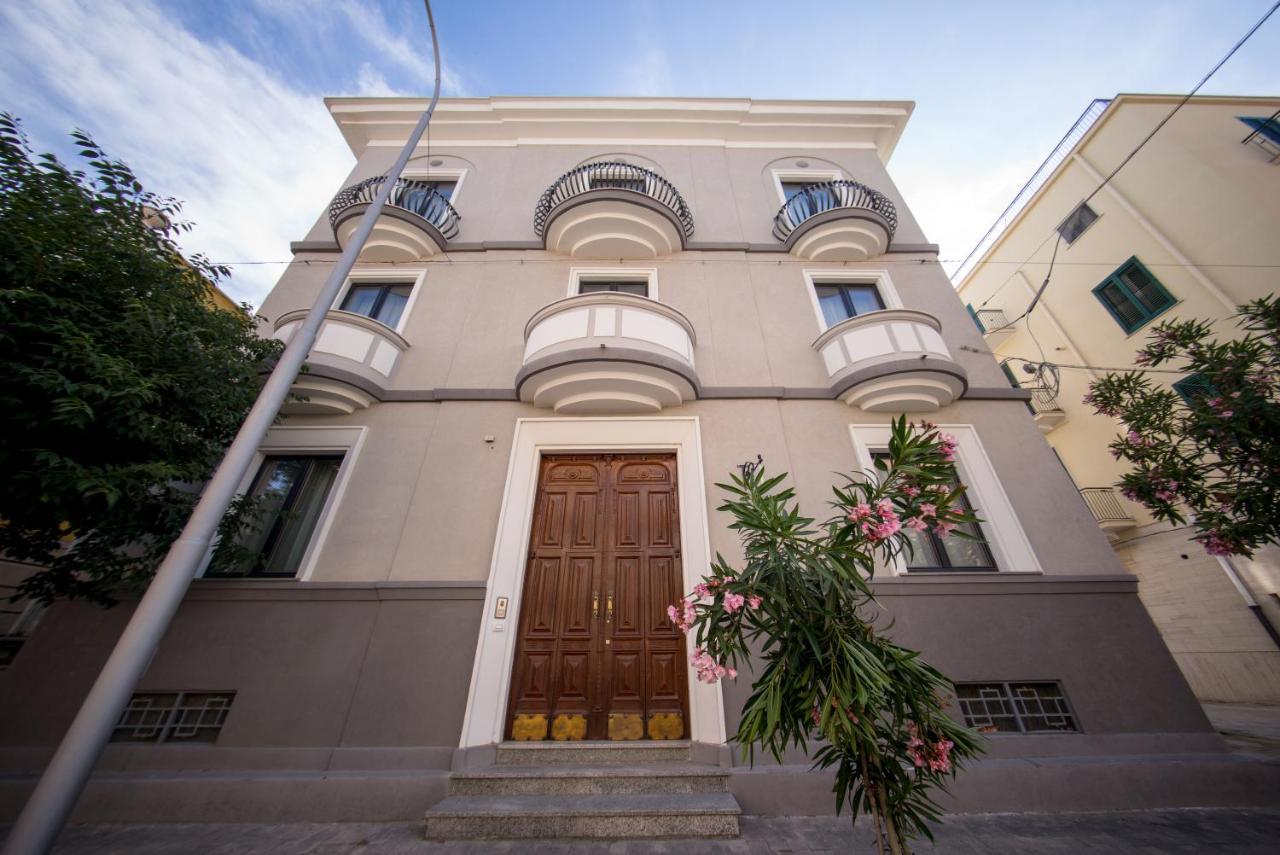 Palazzo Novecento Apartment Margherita Di Savoia Exterior photo